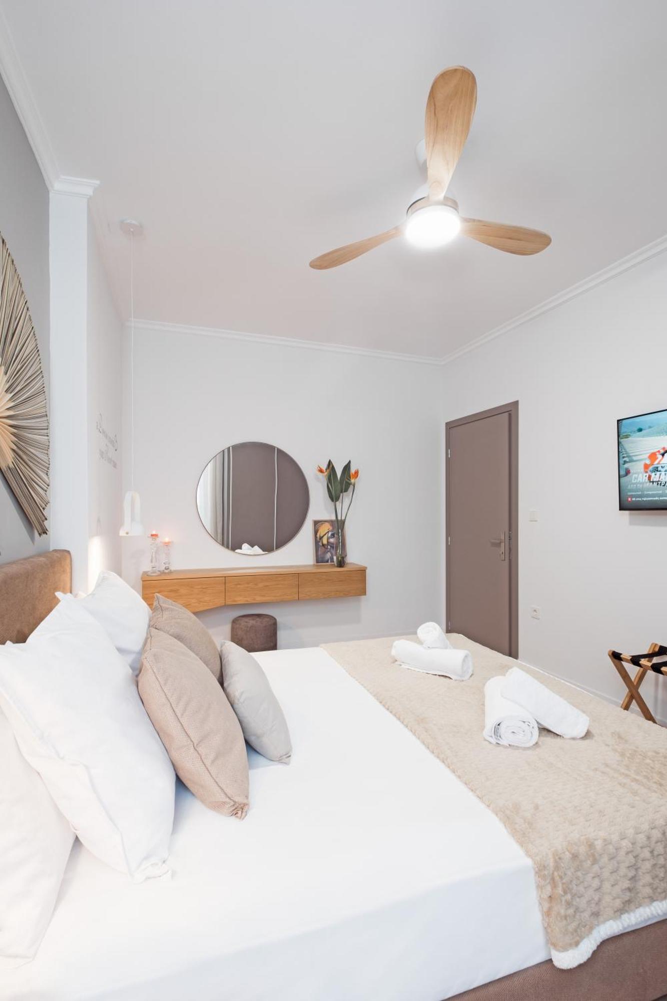 Singer Suites Kalamata - Luxury Suites Exterior photo
